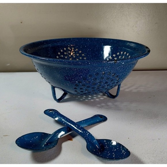 VTG Granite Enamel Ware Dark Blue Mottled/Speckled Colander/Strainer W/2 Spoons - Picture 1 of 12